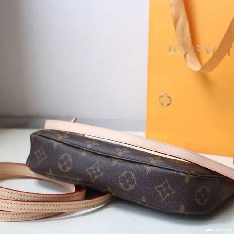 Fashionrepsfam ru 207B570009 Bags LV 0615